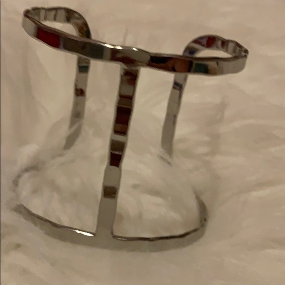 Beautiful Cuff, Color silver. - Picture 3 of 4